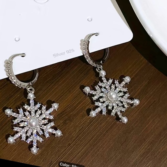 Snowflake Shiny Zircon Faux Pearl Inlaid Classic Dangle Small Hoop Earrings - Picture 1 of 4